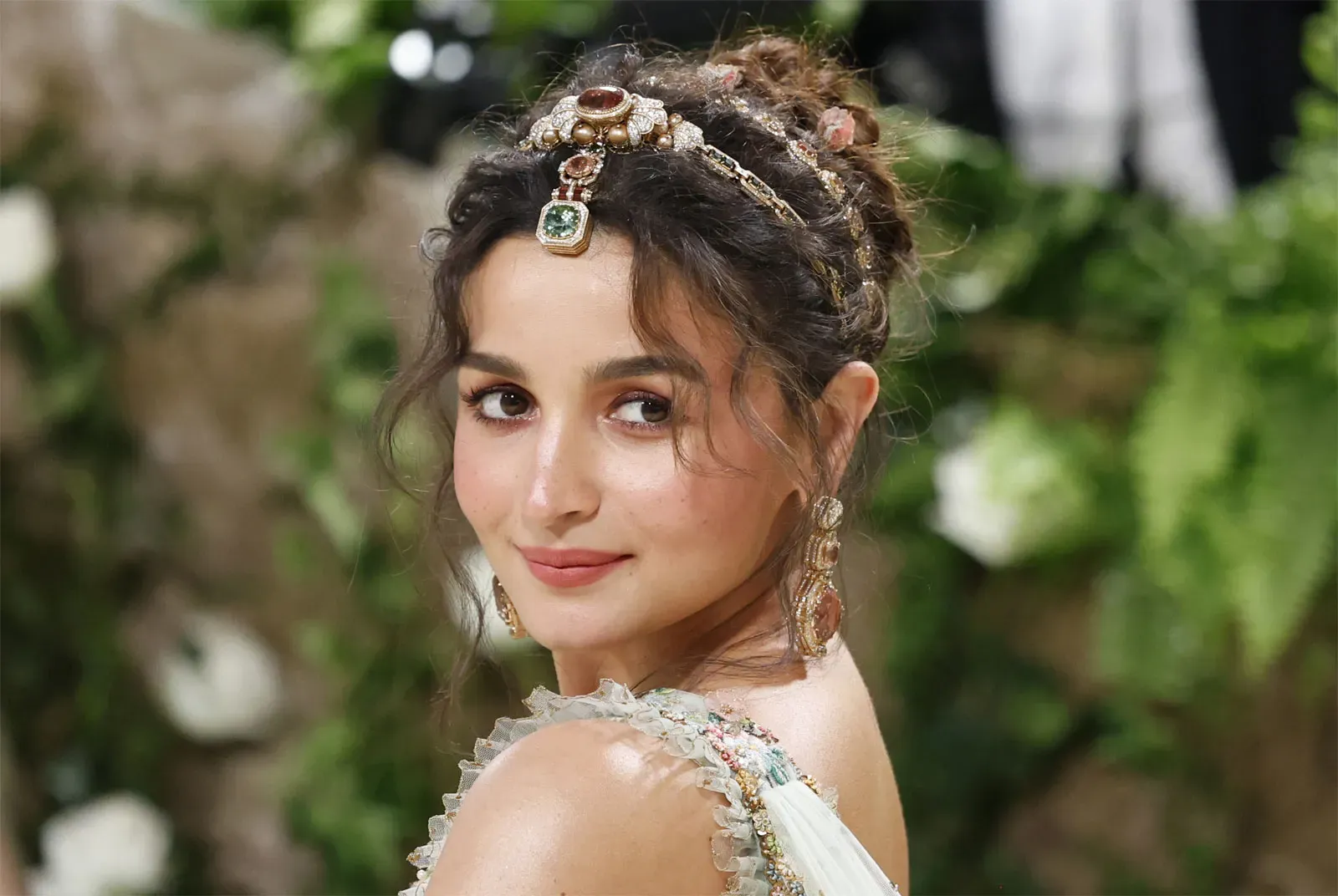 alia-bhatt-on-the-red-carpet-at-the-2024-met-gala-may-6-2024-new-york-city.webp